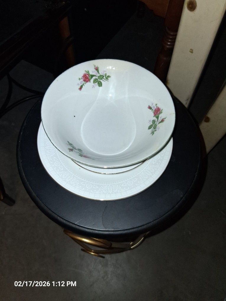 Vintage Plate Set