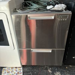 Fisher & Paykel - 24" Front Control Built-In Dishwasher - Ezkleen Stainless Steel