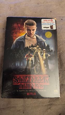 Stranger Things Season 1 Collector's Edition Blu-ray DVD Set