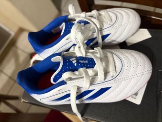 Soccer cleats