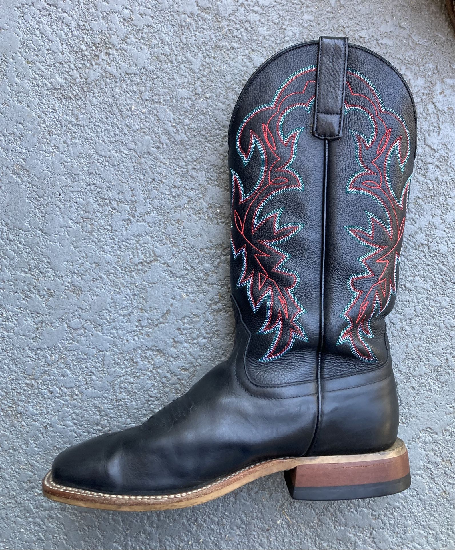 MACIE BEAN Women’s 9M square toe cowboy boot
