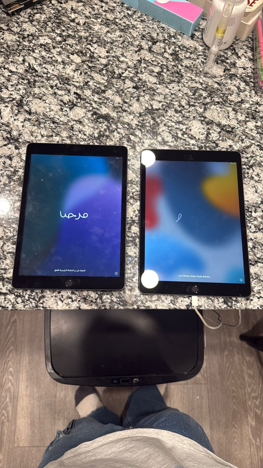 2 iPads 
