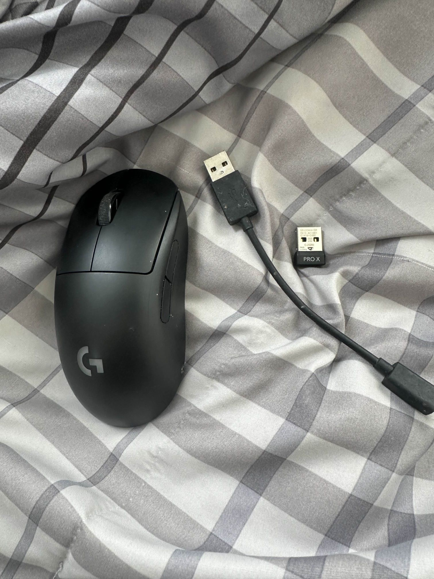 Logitech G Pro Wireless Gaming Mouse – Original Dongle & Charging Cable – Works Great
