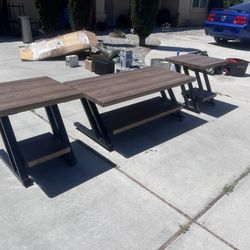 Coffee Table W/ Matching End Tables! 