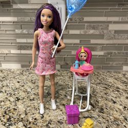 Barbie Skipper Babysitter Inc Playset, Birthday Feeding Set with Skipper Doll