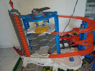Hot wheels ultimate garage
