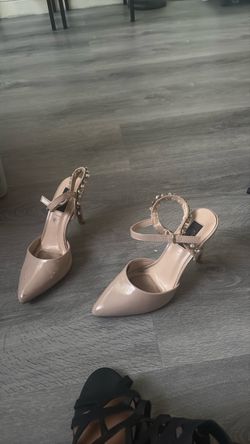 Beige heels w pearls back straps