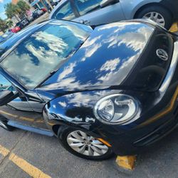 2014 Volkswagen Beetle  Acepto Ofertas Ahorese Taxes Y  Dealer Fee