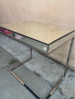 Cute Mirror Table Stand