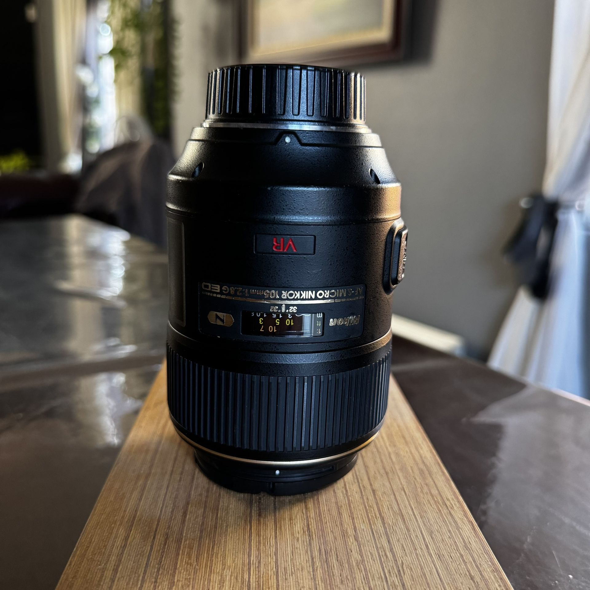 Nikkor105mmf/2.8GIF-ED NikonニコンAF-SVRマクロ Nikon - The AF-S VR