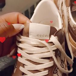 Women's Gucci Sneakers 