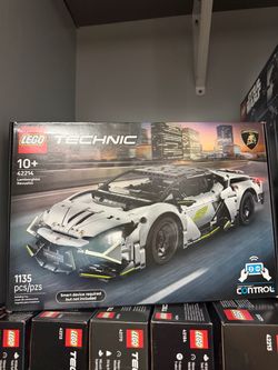 LEGO Lamborghini Revuelto