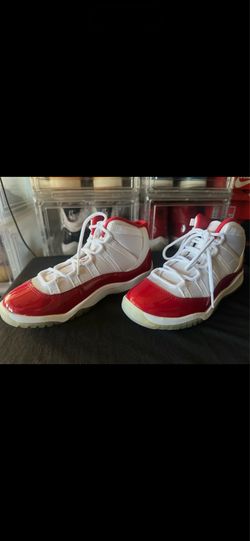 BOYS JORDAN SHOES SZ 3 NEW