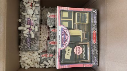 Dollhouse furniture kitchen set