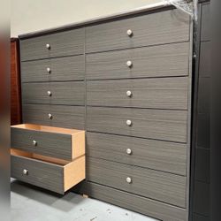 Dresser/Twelve drawers dresser