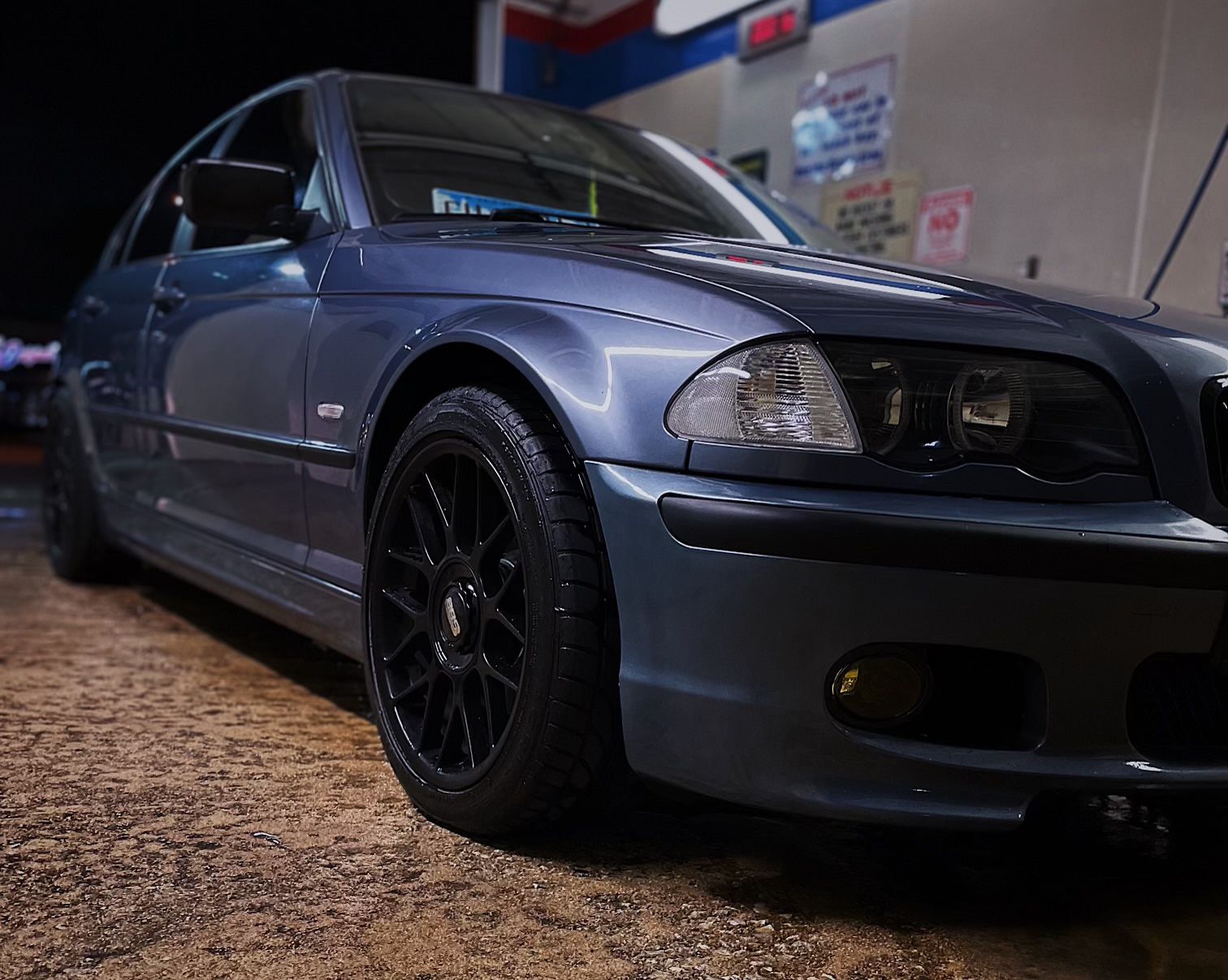 2000 BMW 323i