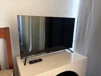 Small Roku tv