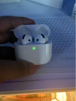 AirPod 4s