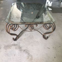 Beautiful Coffee Table Metal and Glass