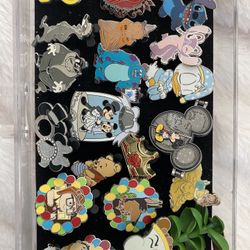 Disney Pins ! 