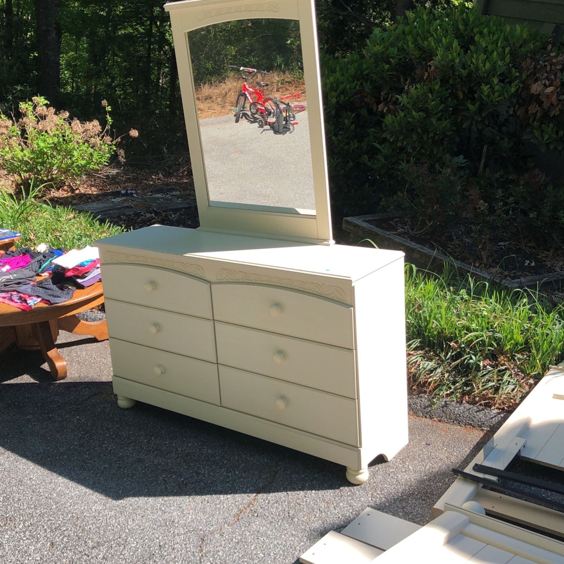 Bed And Dresser!