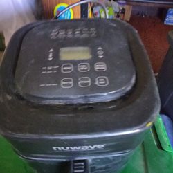 NuWave Air fryer...Reg.$79...asking for $15 O.B.O.