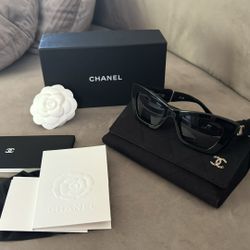 Brandnew  💯 Authentic Chanel Sunglasses 🕶️ Retail Value $1249 + Tax 