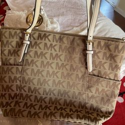 Michael Kors Tote And Wallet 