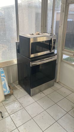 Range, microwave/vent hood.