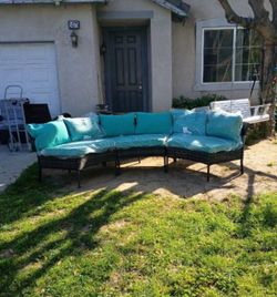Display model patio furniture set price is firm 200$