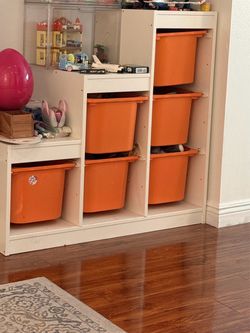 toy organizer very good condition