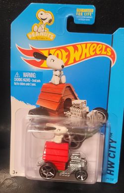 Hot Wheels Peanuts Snoopy Die-Cast Car