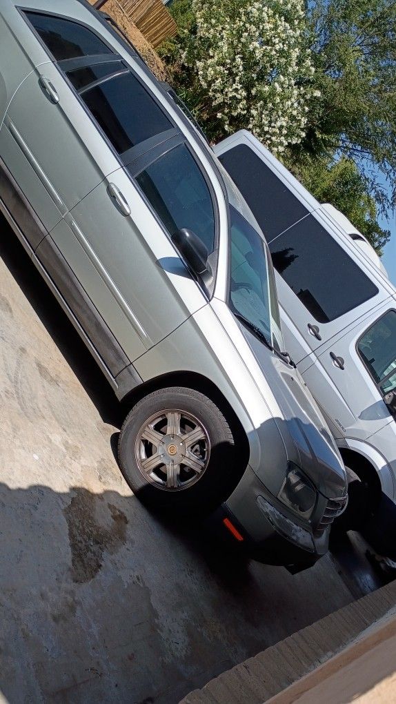 Beautiful Chyysler Minivan