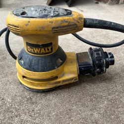 DeWalt Corded 5” Orbital Palm Sander