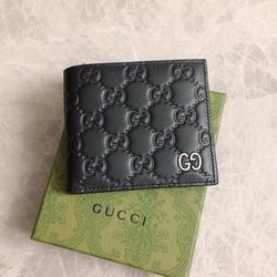 Gucci Original GG Signature Leather Bi-fold Wallet.