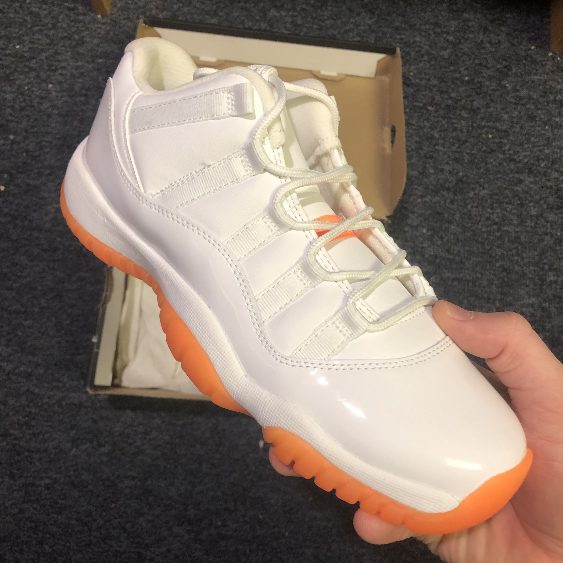 DS Jordan 11 low Citrus size 7