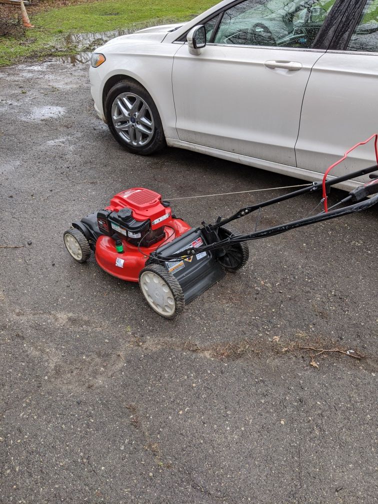 Troy-Bilt lawn mower TB230 7.25ex 163cc runs great self-propelled no bag mulcher new blade