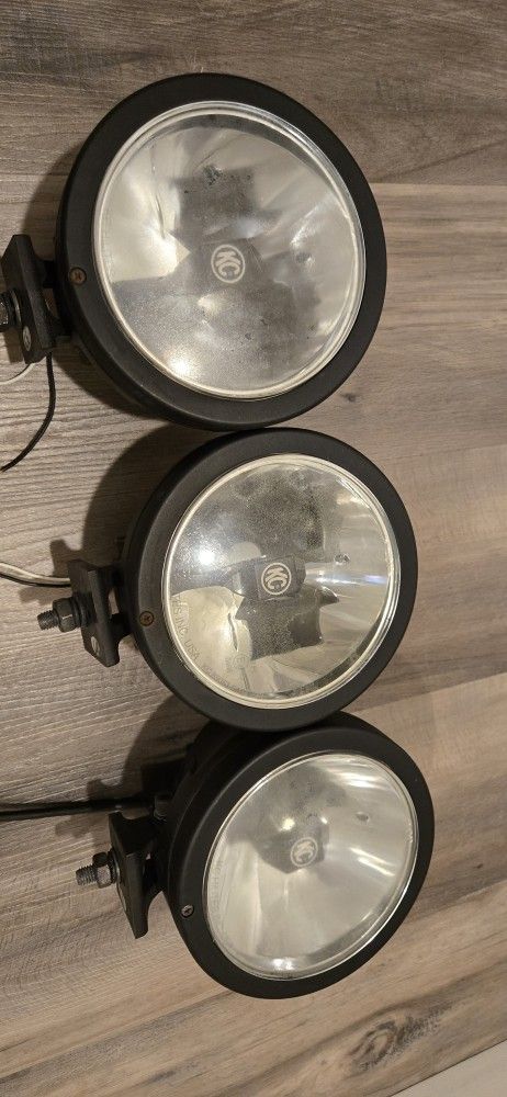 KC HiLites Off-Road Lights – Set of 3