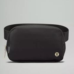 Everywhere Belt Bag 1L, Black/Gold