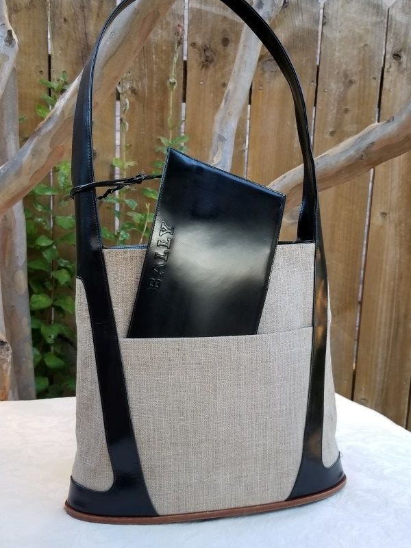Beautiful vintage Bally Bucket tote hand