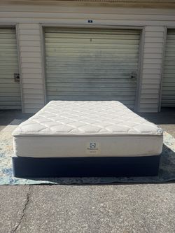 Plush Queen Mattress W/ Boxspring (Delivery Available )
