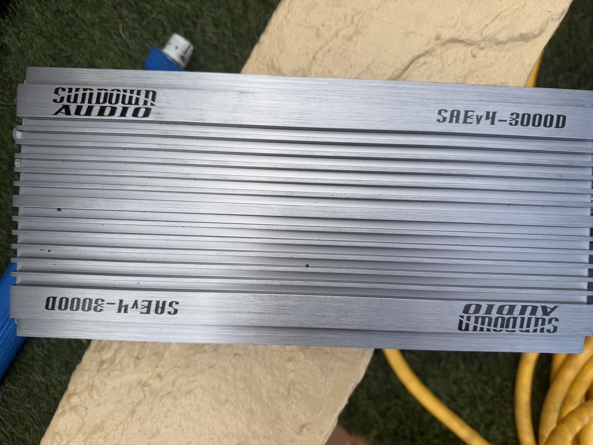 Sundown SAE 3000.1D Amplifier