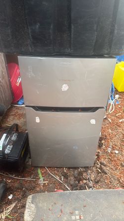 Hisense mini fridge