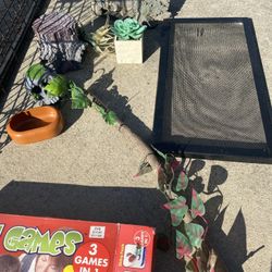 Reptile/fish Hides And Bowls 
