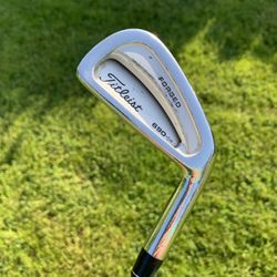 Titliest 690 2 Iron 