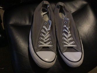 Low top Gray Converse Size 13