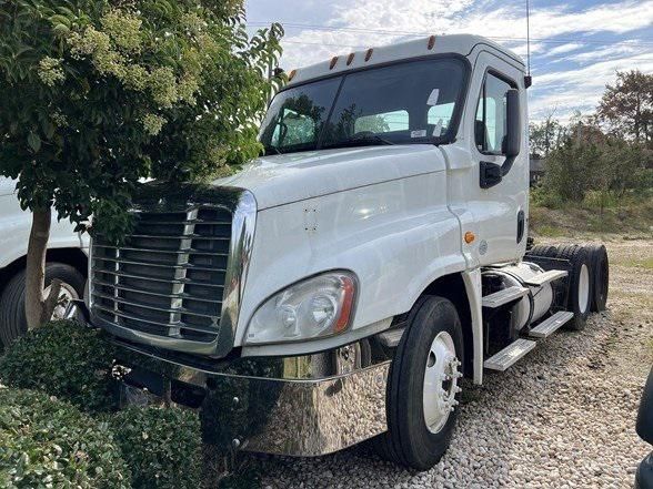 2015 Freightliner Cascadia 125