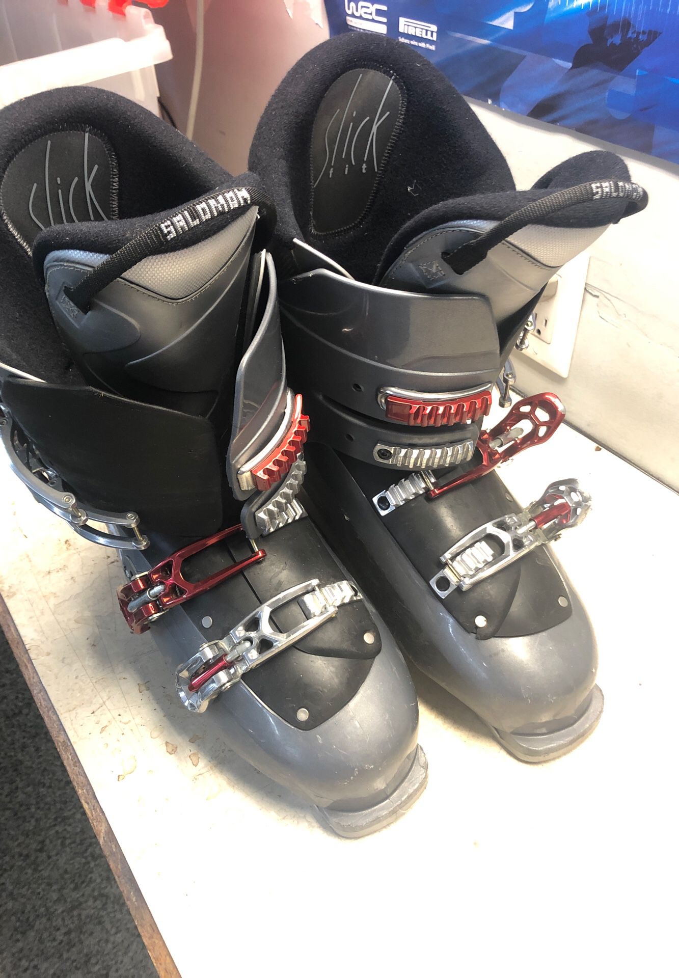 Salomon ski boots men’s 30 mondo