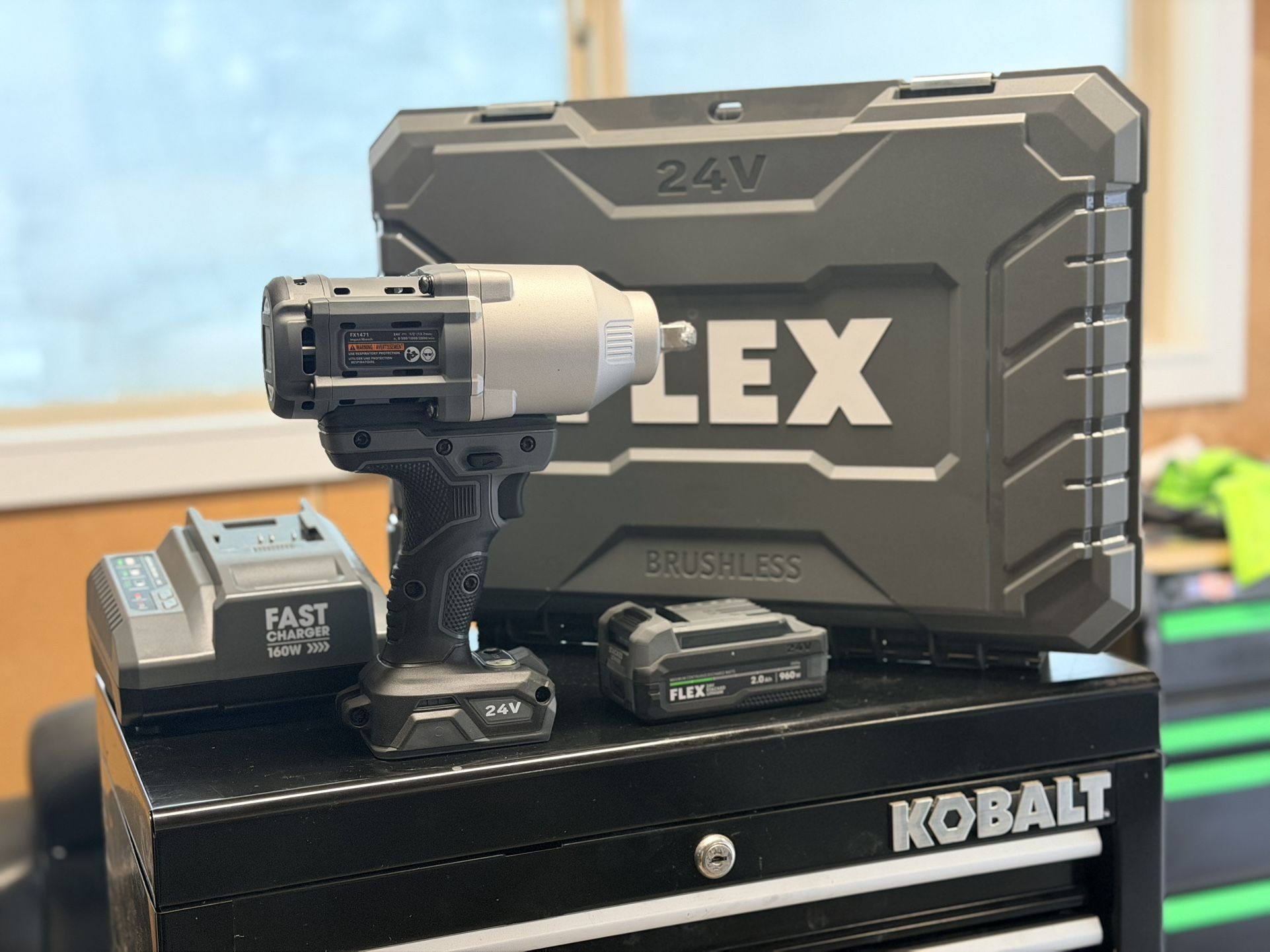 Flex 1/2” high torque impact wrench (FX1471) kit.