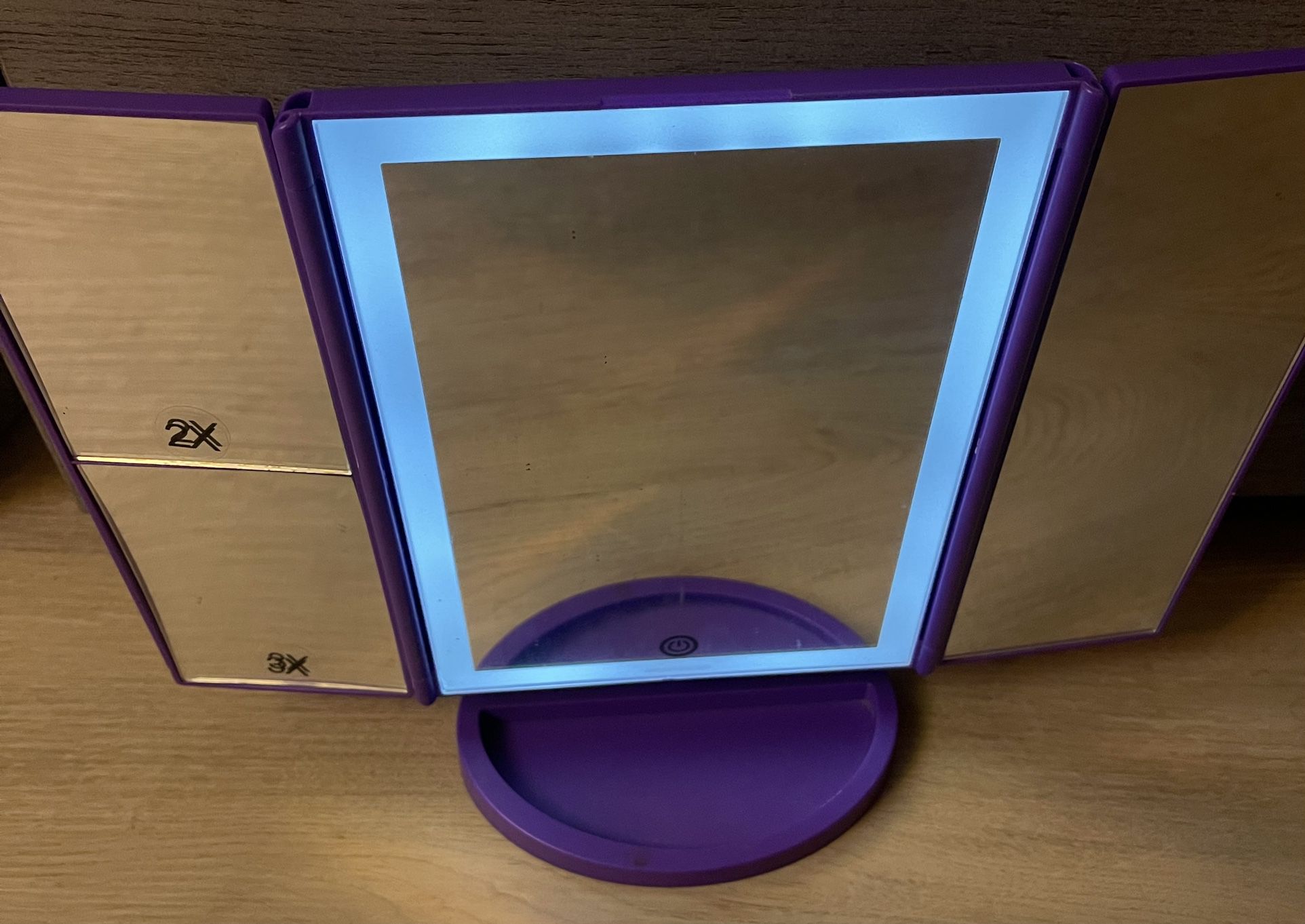 Rechargeable Light Up Mirror